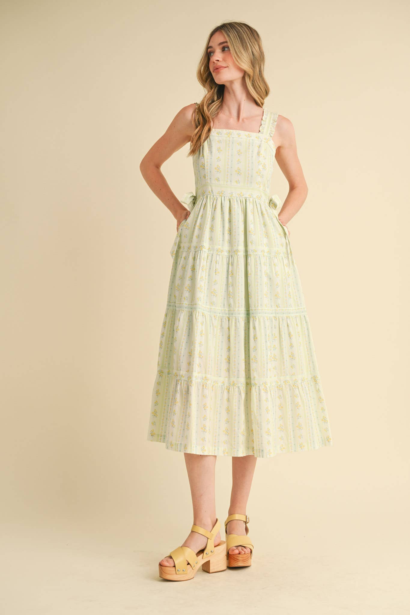 &MERCI - Wholesale Dress - Women's - RUFFLED STRAP FLORAL MIDI DRESS WITH SIDE TYING BOWS MDR358616