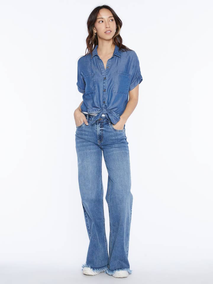 Chemise boxy nouée sur le devant pour la vente par WASH LAB