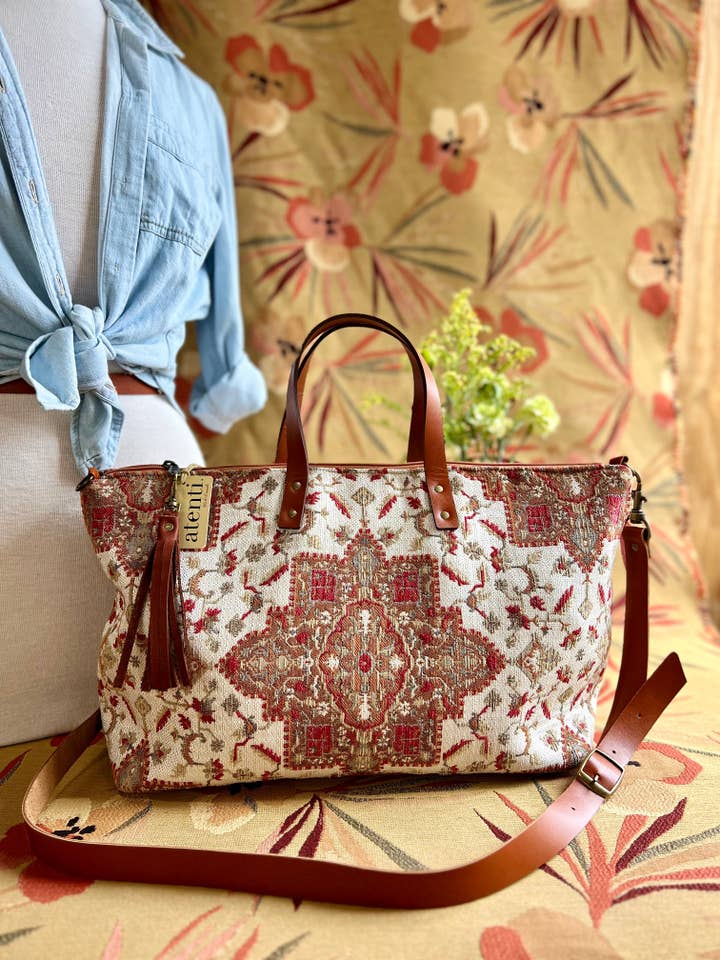 USA Handcrafted Carryall Tote Bag, Castle Buddy Bag for wholesale by Atenti