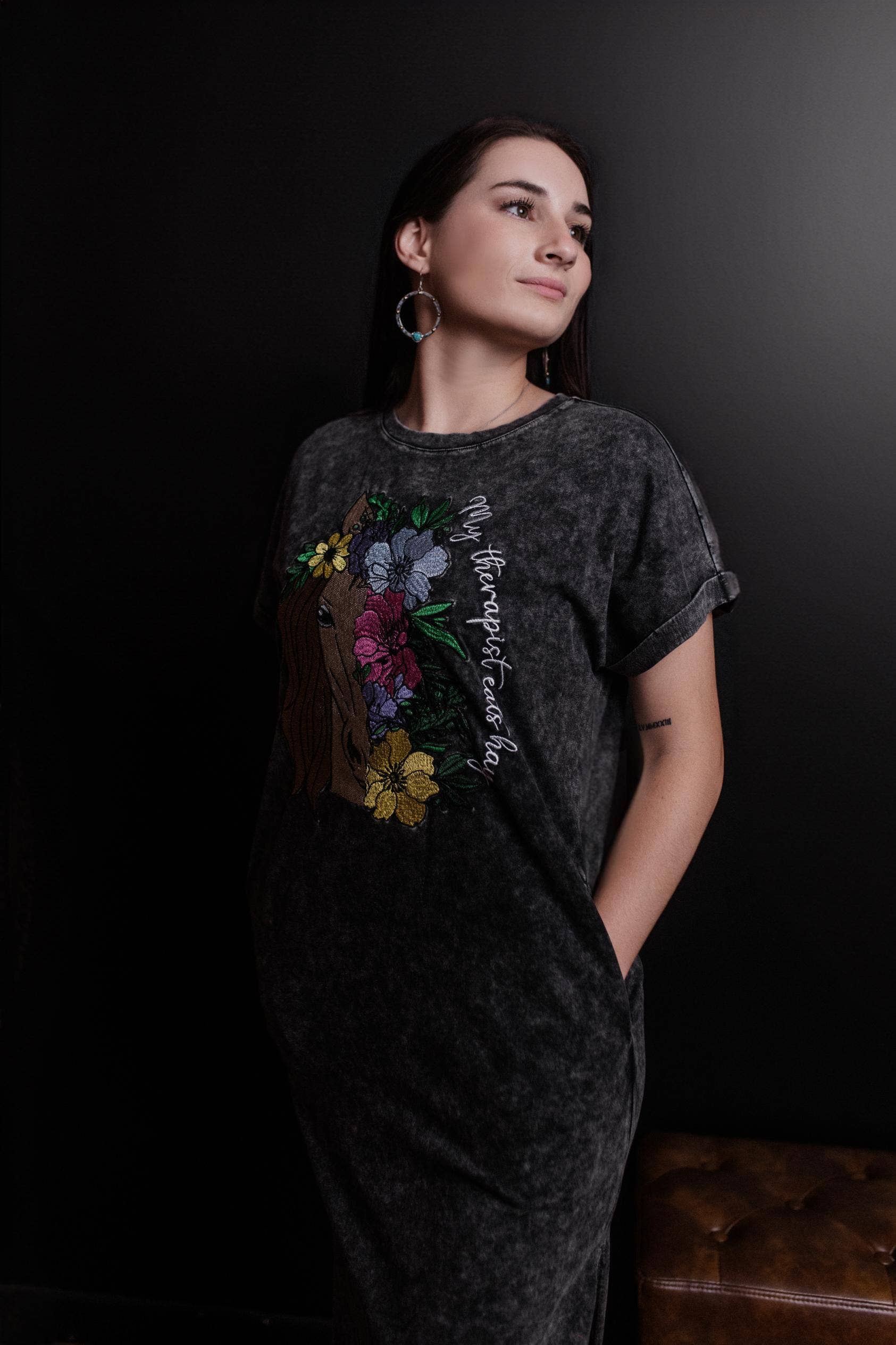 Träkol MK417 Hästterapi Broderad Syra Tvättad Klänning för wholesale på Faire2