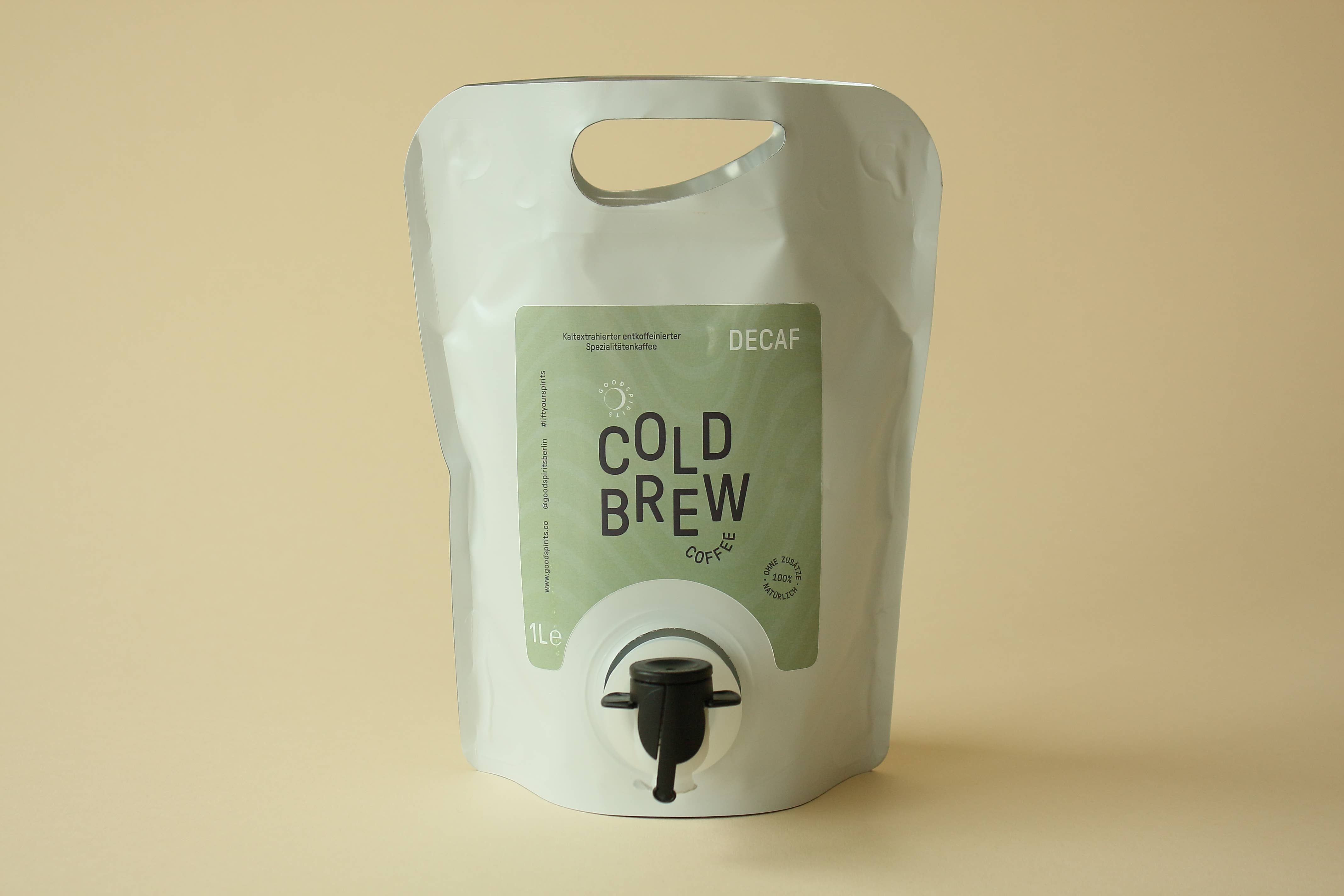 Good Spirits Beverages GmbH – Großhandel Eiskaffee/Cold Brew – Premium Decaf Cold Brew Coffee (koffeinfrei) 1 L