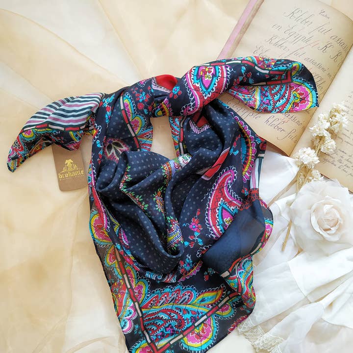 Cuadrado modal 90x90cm CARTOMANTE para venta al por mayor de BROKANTE