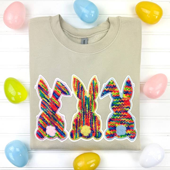 Chenille Bunnies Gildan Sweatshirt for engroshandel hos Nikkilynn Wholesale