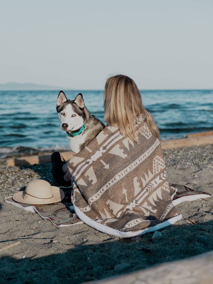 Sahara Uldblanding Sherpa Hundetæppe for engroshandel hos Wild Husky co