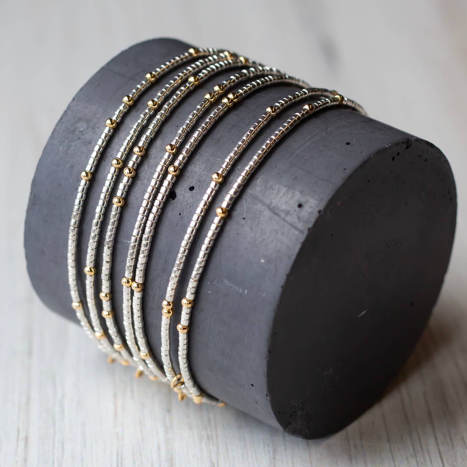 Lenny & Eva - Wholesale Armband - Armband met confetti kralen, zilver, delicate stapelarmbanden2