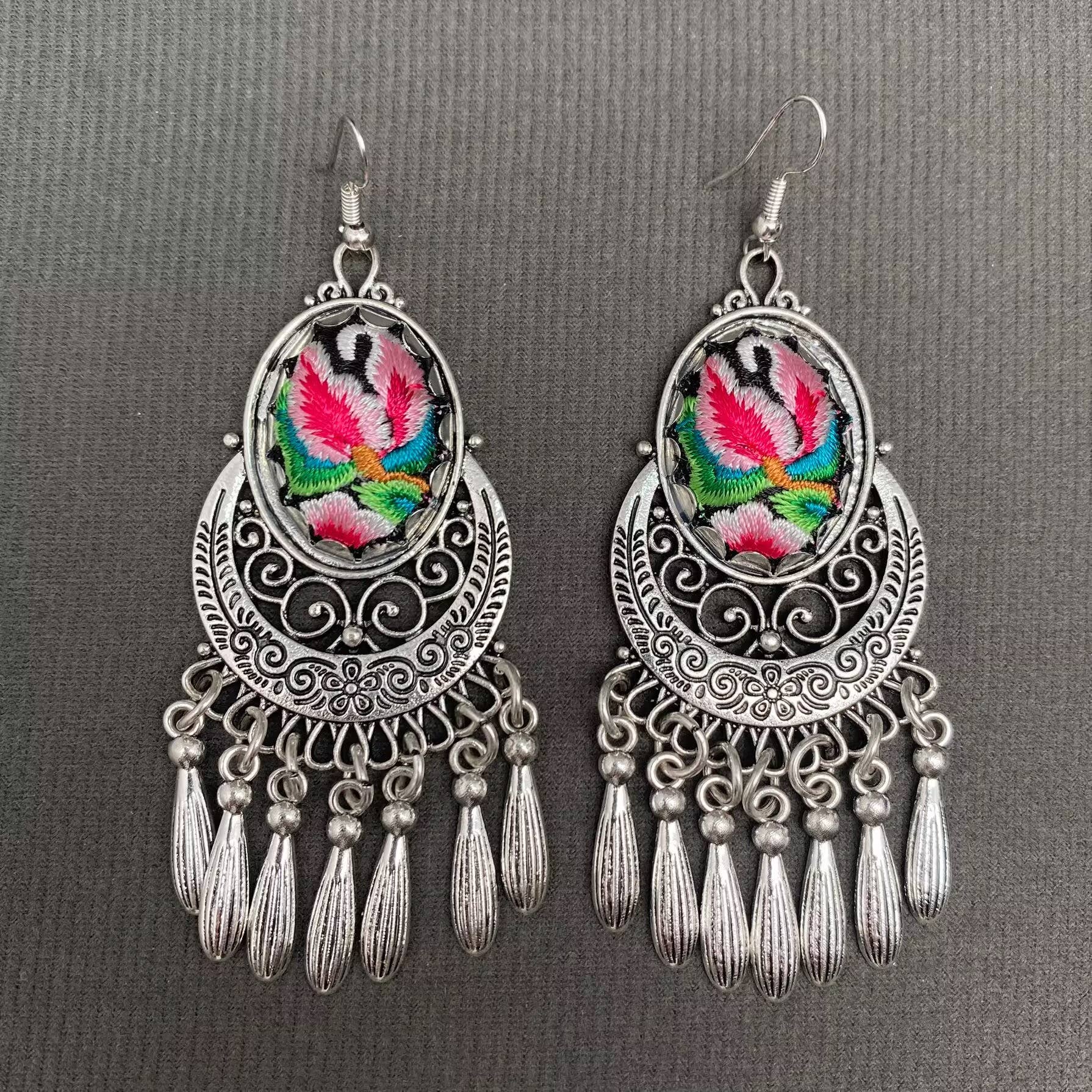 Mio Queena – wholesale Dangle earrings – Multi-style Vintage Woven Flower Pattern Ethnic Style Earrings43