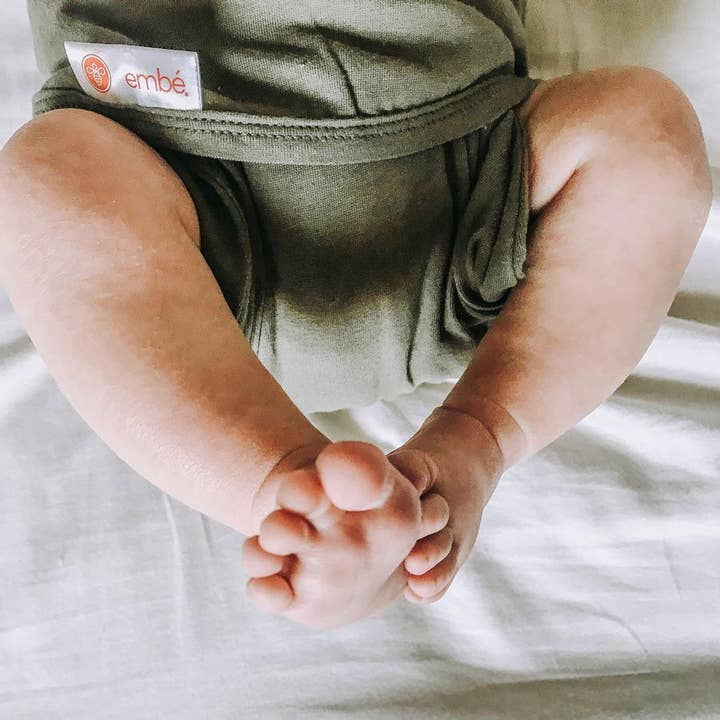 embé® - Wholesale Swaddle - Baby - PREEMIE Swaddle (4-6lbs) | Moss