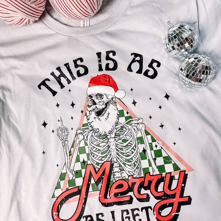 Den här är lika glad som I Get Christmas Graphic Tee för wholesale av ZZ Threadz
