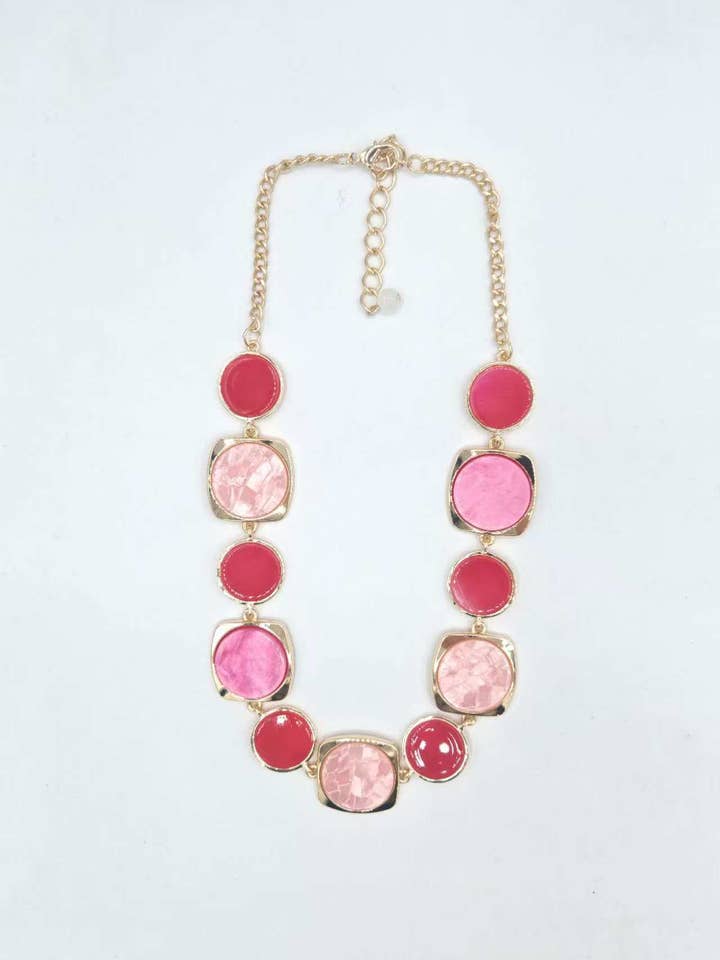 Short acrylic necklace NK20240529-10MN for wholesale by LORIANE CREATION
