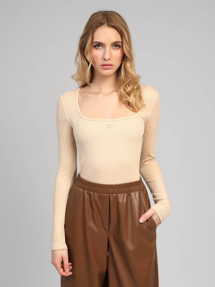 T-SHIRT AKCELY nude for wholesale by An'ge