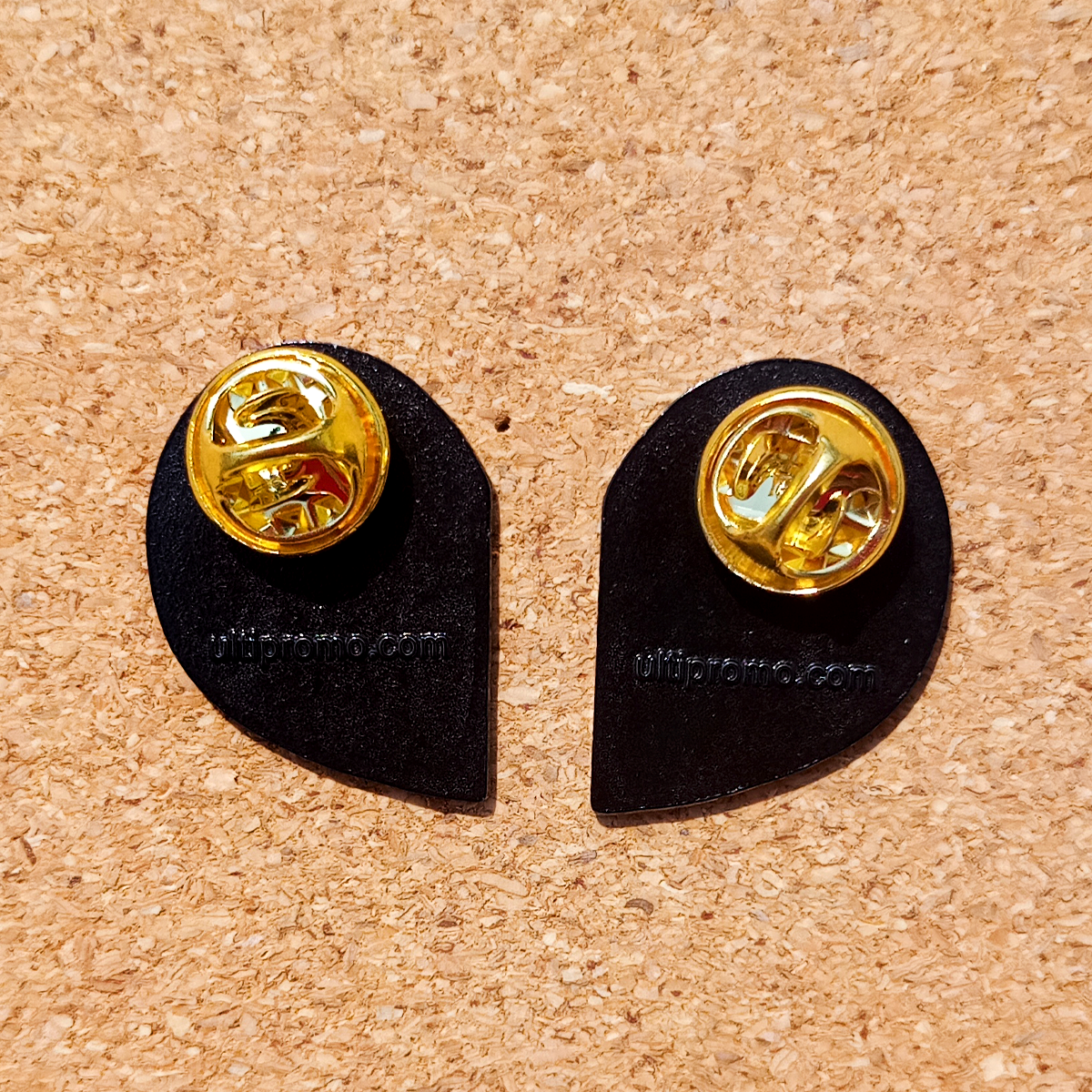 Chika Ando Illustration - Wholesale Lapel Pin/Button - Buddy Pins - A Cute Pair Of Enamel Pins3