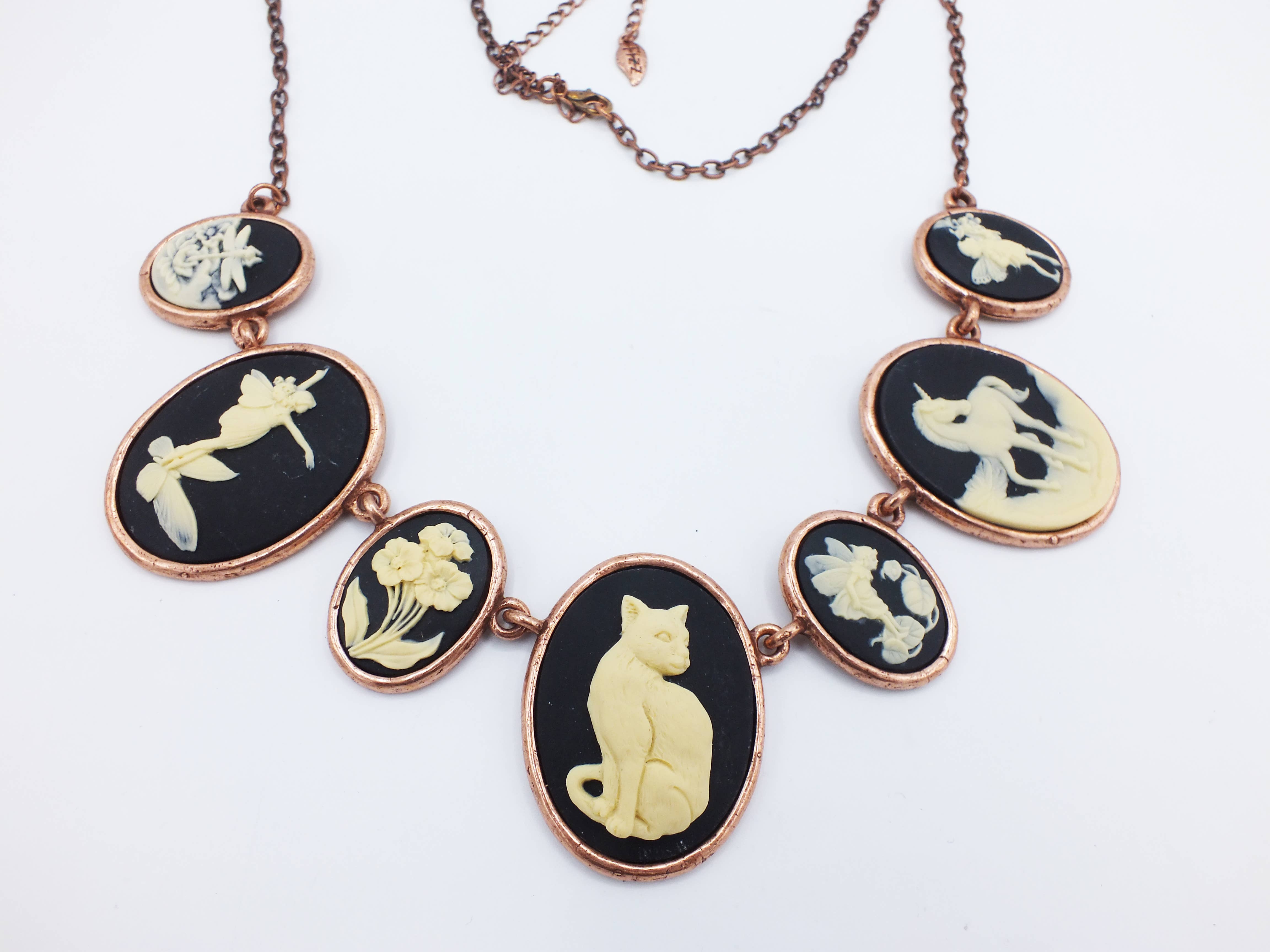 Fizz - Wholesale Pendant/Charm Necklace - Seven Cabochon "Grand" Necklace9