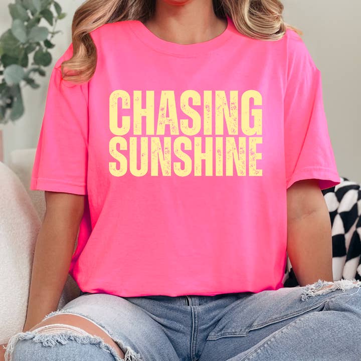Maglietta Comfort Color Inseguendo il Sole per la vendita all'ingrosso da parte di Kiki's Boutique