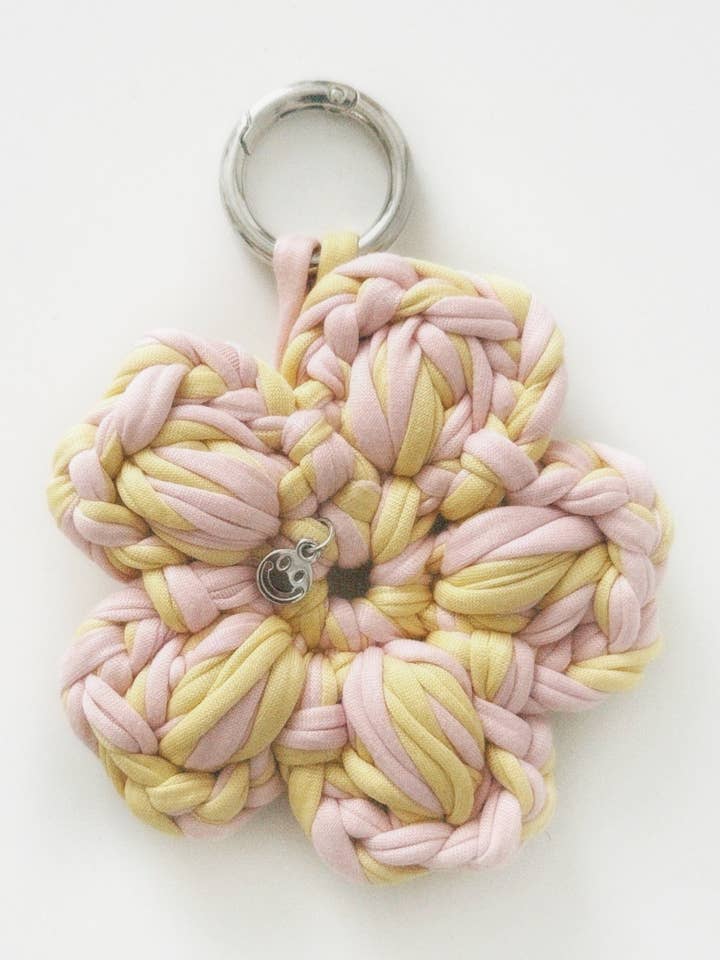 Porte-clés Fleur Bouffante pour la vente par Elizabeth An'Marie