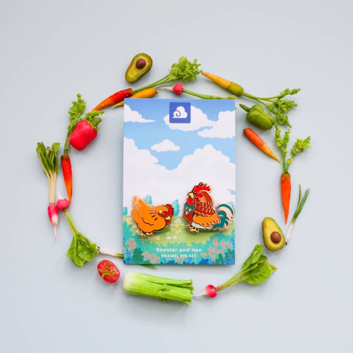 Épinglette en émail - Coq et poule pour la vente par Thousand Skies