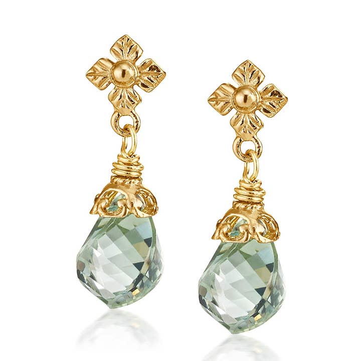 Bloempostorbellen met gefacetteerde groene amethist-twistdruppels in Vermeil voor wholesale door Anatoli Jewelry