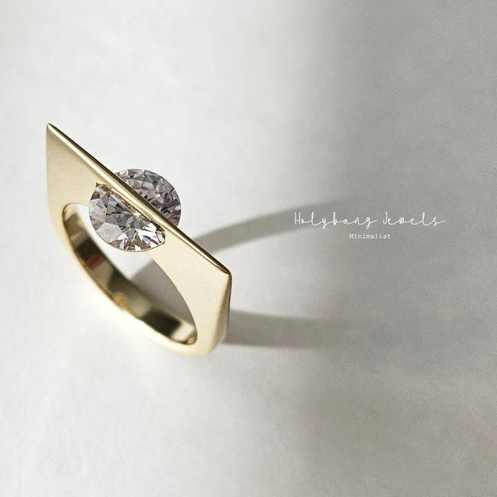 RUND SLIPAD KRISTALLSTÅNGRING - R-F1349 för wholesale av HolyBang Jewels