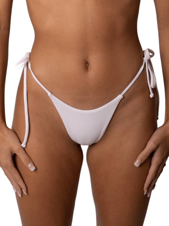 Bas de bikini rose bébé Luiza à nouer sur les côtés pour la vente par CorpoBonito swimwear by Andreia