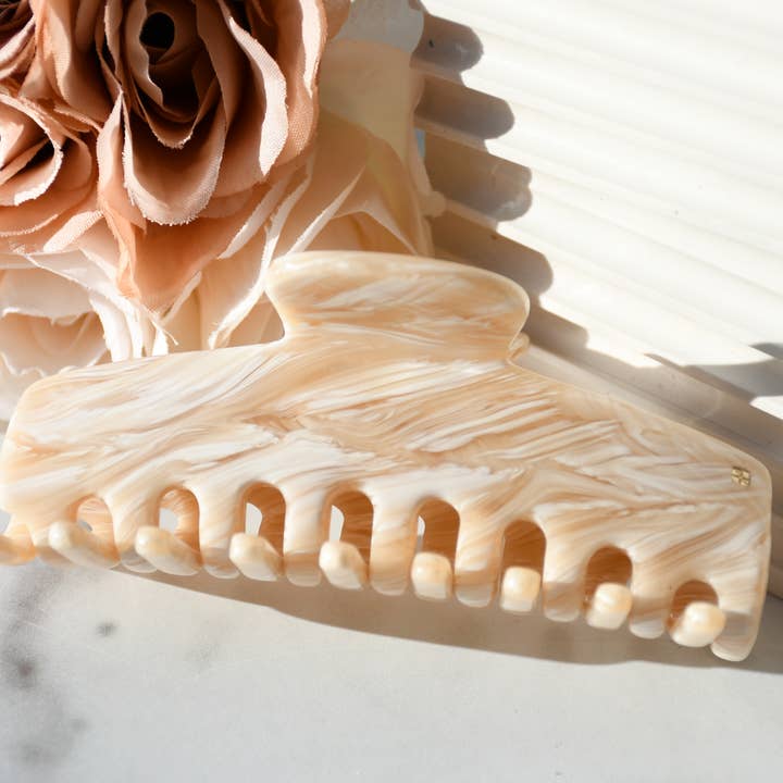 Artiglio per capelli rettangolare beige | Mucca delle Highland tutto acetato | Eco per la vendita all'ingrosso da parte di Fenna&Fei