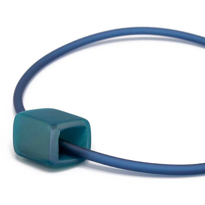 Rubber Chain 1 line with Cube Teal glow - PARTY COLLECTION - for wholesale by FATES, style with a story