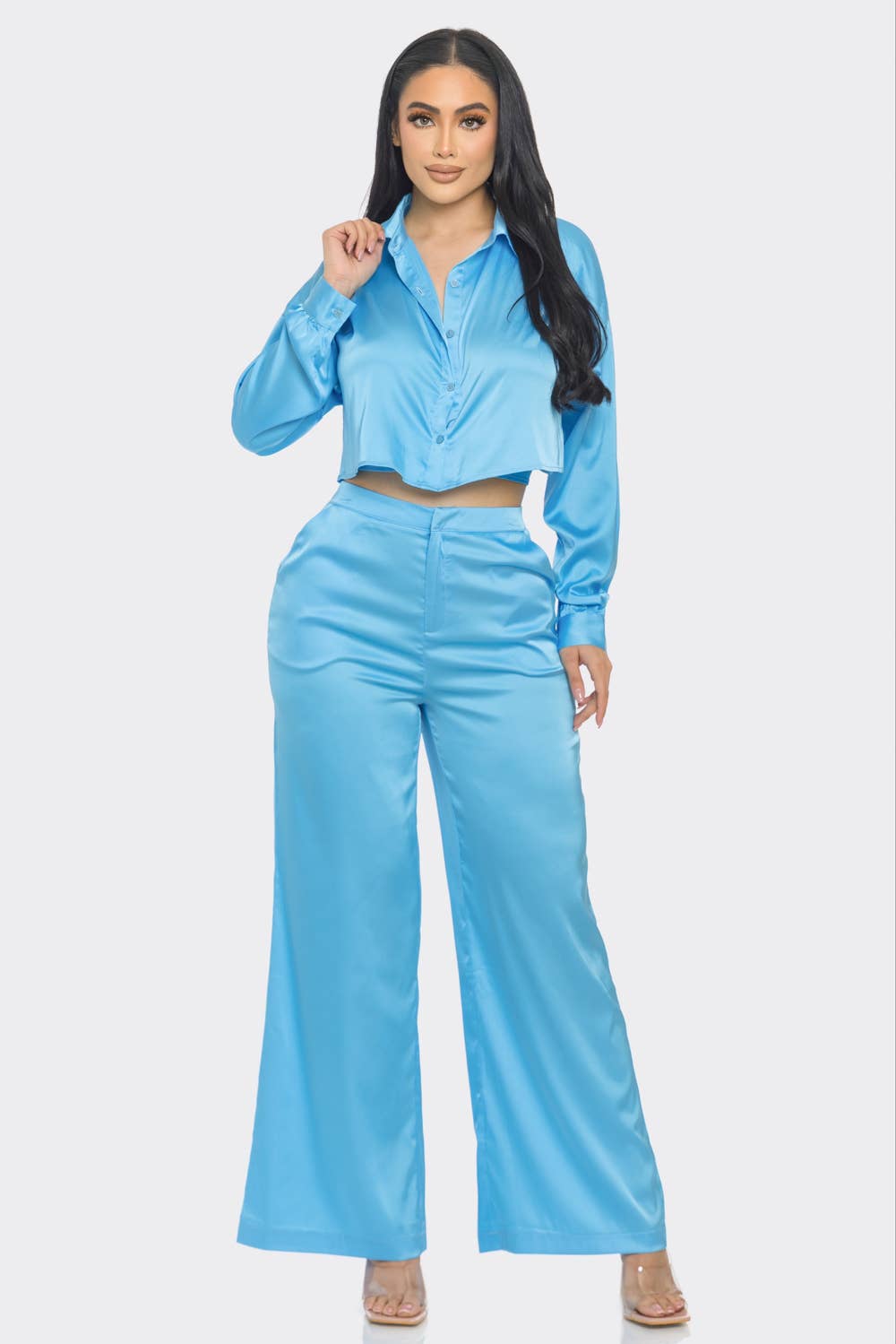 CAPSULLE – Großhandel Set aus Oberteil und Hose (NICHT Loungewear) – Damen – Set aus Satin mit Knopfleiste und ausgeschnittenem Rückendetail6