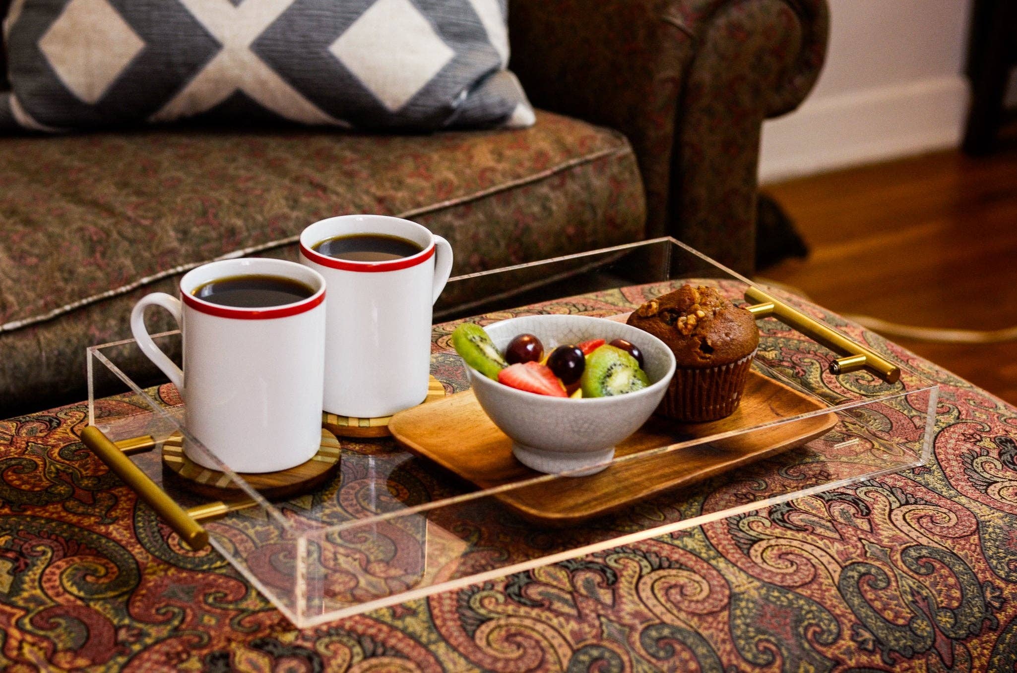 Isaac Jacobs International - Wholesale Serving Tray - Isaac Jacobs Clear Acrylic Serving Tray with Metal Handles15