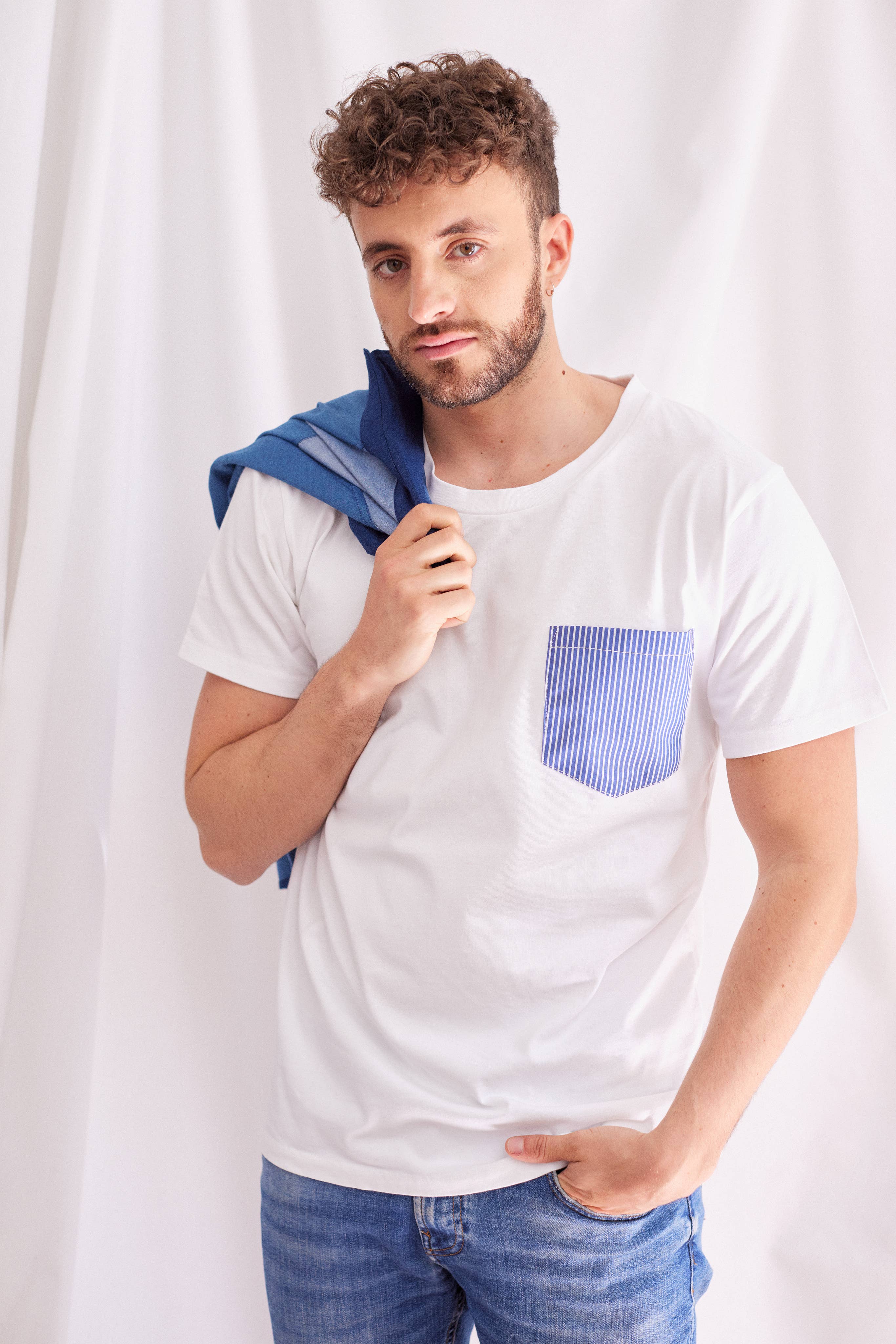Un baiser français s'il vous plaît – Großhandel T-Shirt – Herren – Gestreiftes T-Shirt mit Tasche5