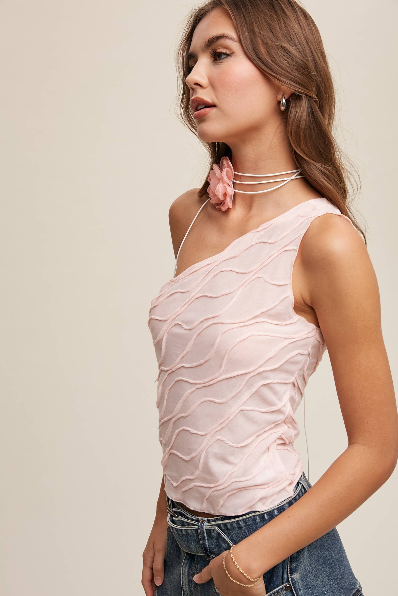 Listicle – wholesale Blus - Dam – Elegant asymmetrisk vågtopp48