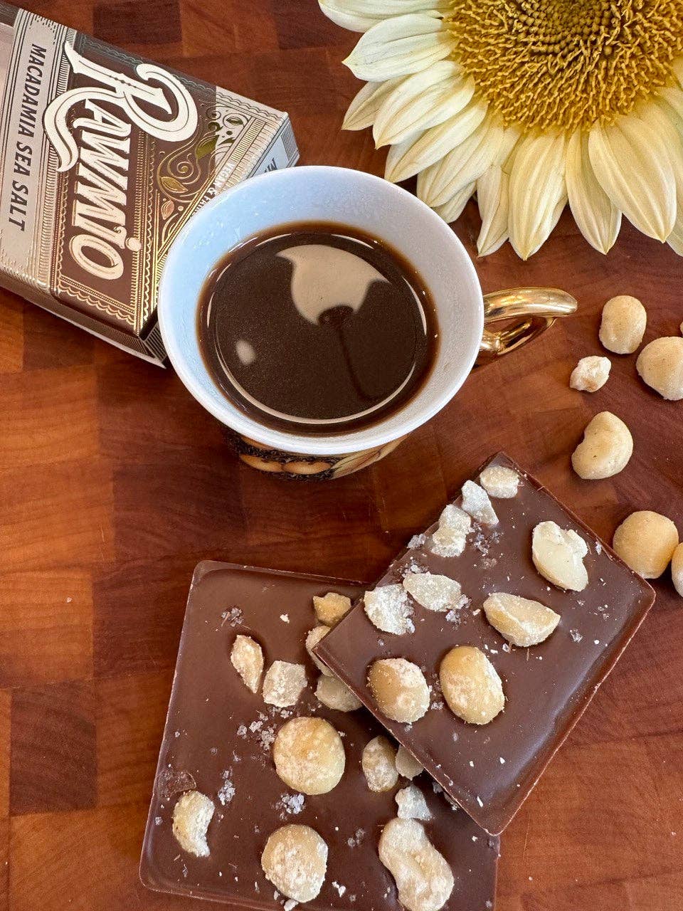 Windy City Organics - Wholesale Chocolate Bar - Macadamia Sea Salt Bark4