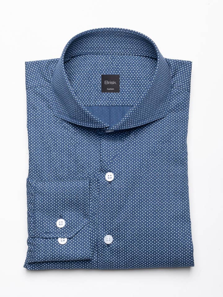 Knitterfreies Hemd mit scharfem marineblauem Druck für den Großhandel von BRISK