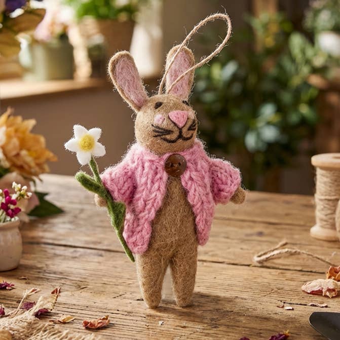 Handgjord påskdekoration i filt, Blossom kaninen för wholesale av Felt So Good