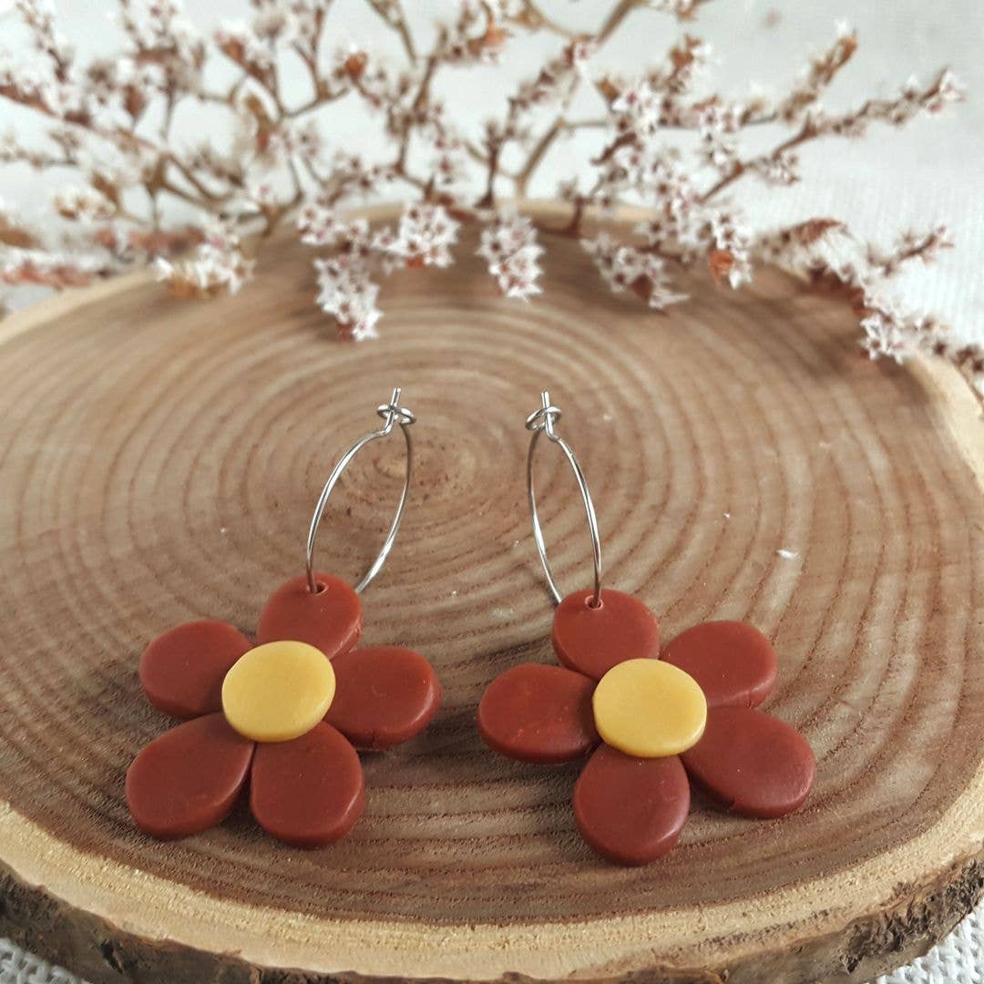 PASTACUITA – Großhandel Ohrhänger – Handgefertigte Gänseblümchen-Ohrringe „Boho“4