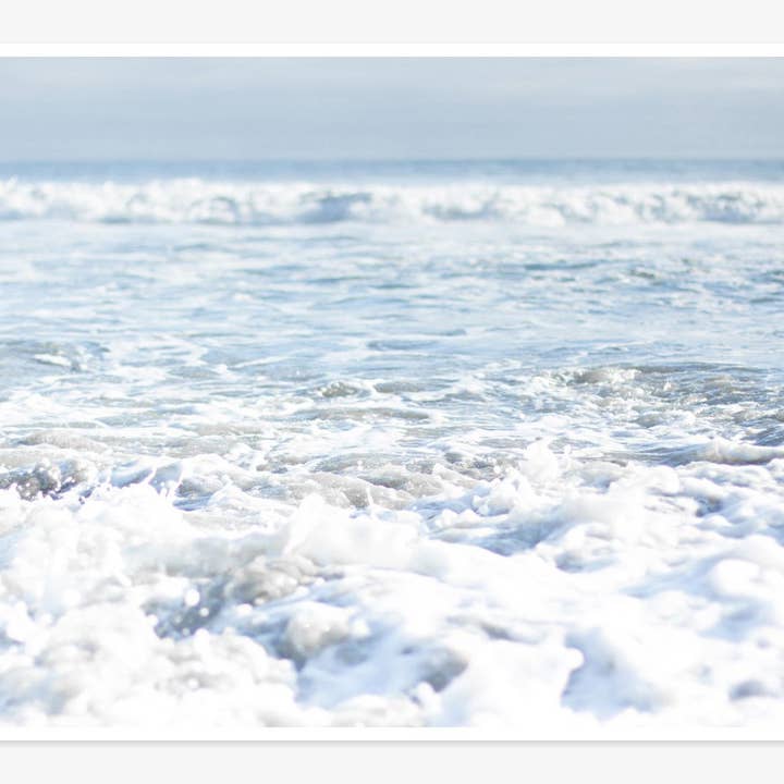 Motif Ocean Waves, « Fresh Surf » pour la vente par Offley Green