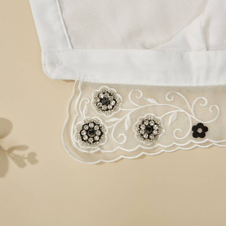 PEACH ACCESSORIES – wholesale Buttoned-down shirt – Women's – Floral Details Detachable Cotton Collar 77316