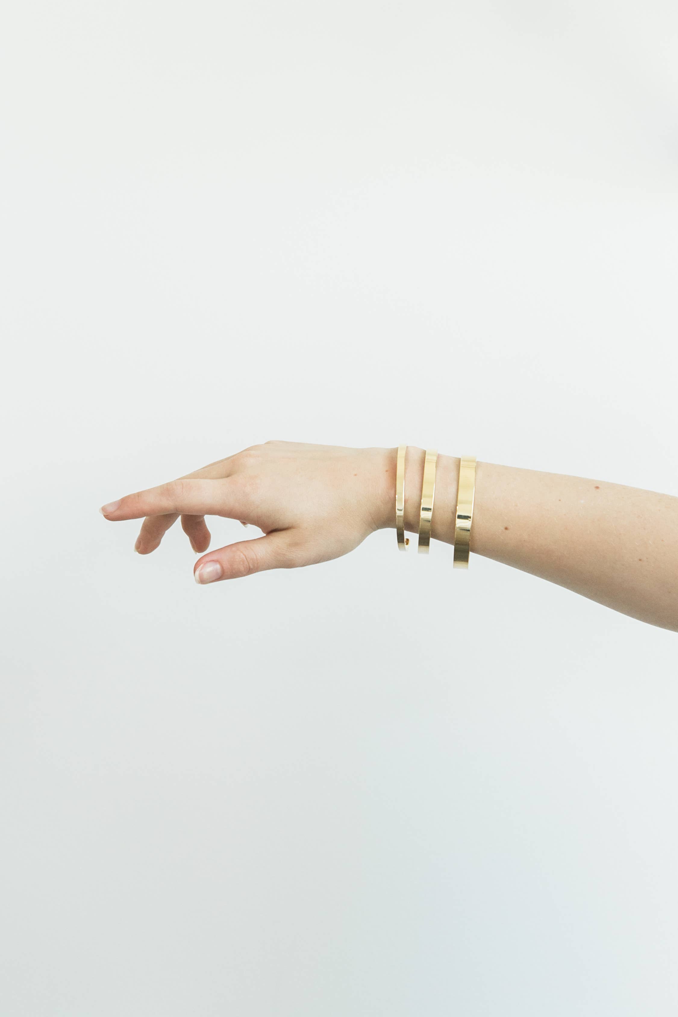 M STREET STUDIO - Wholesale Cuff Bracelet - Gold Band Cuffs3