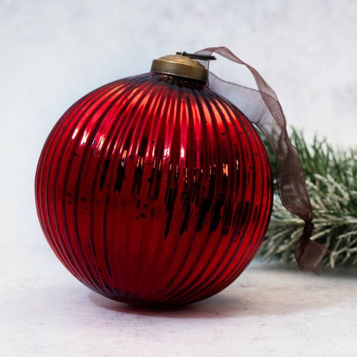 Decorazione a sfera a costine in bicchiere da vino da 4" per la vendita all'ingrosso da parte di Bollywood Christmas