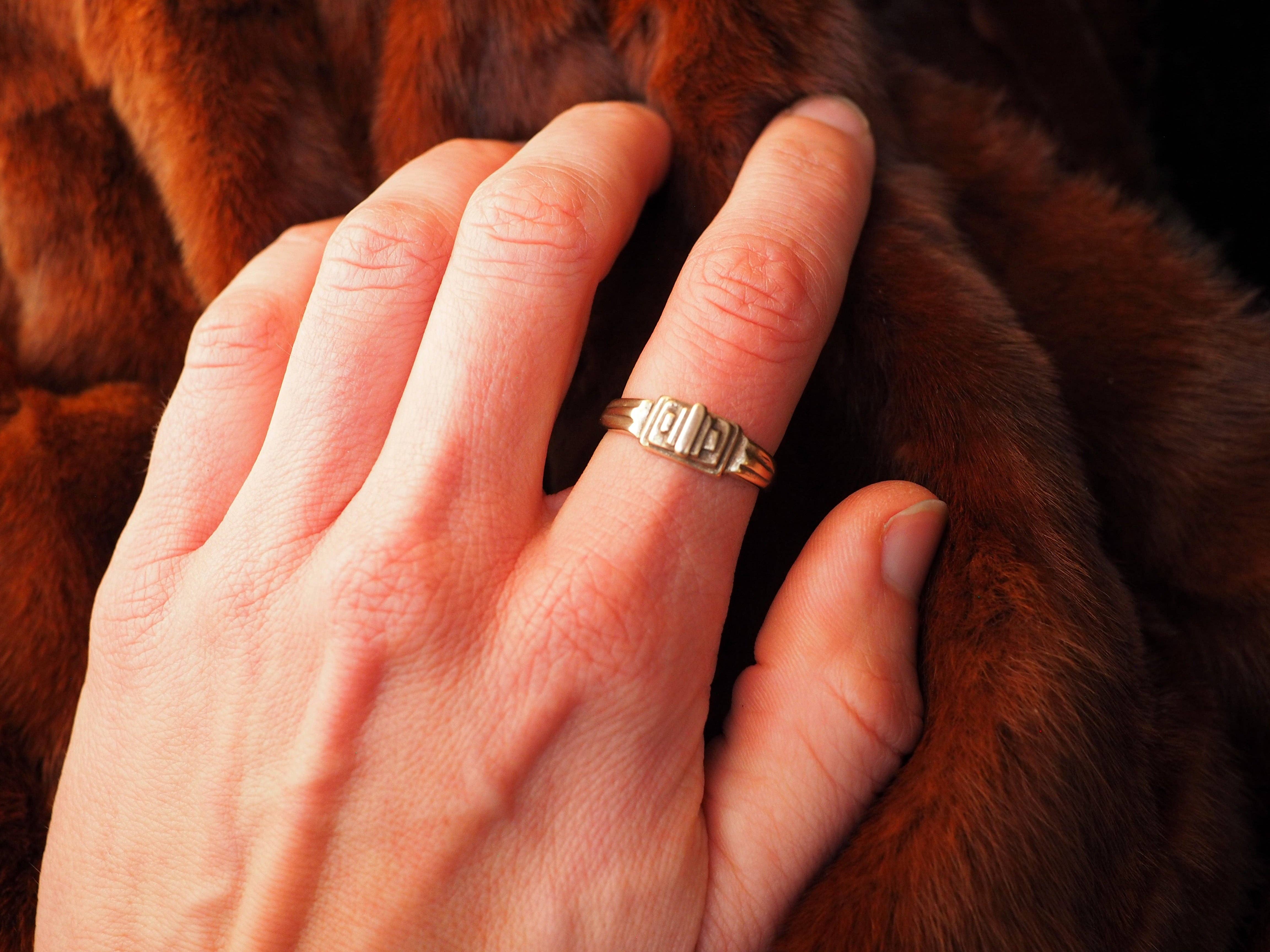 Britta Ambauen Jewelry – wholesale Band/stacked ring – Deco Ring2