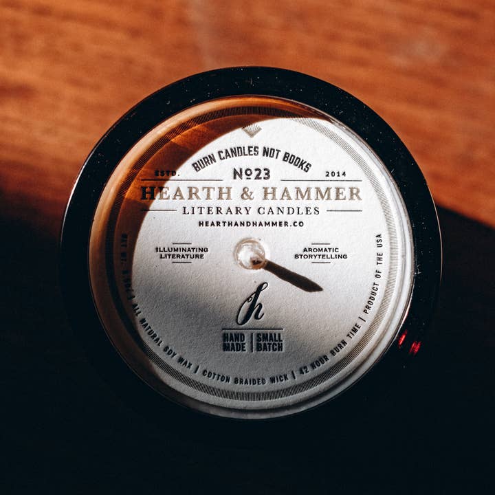 Hearth & Hammer - Vente Bougie en bocal - Bougie de soja littéraire à imprimé fin3
