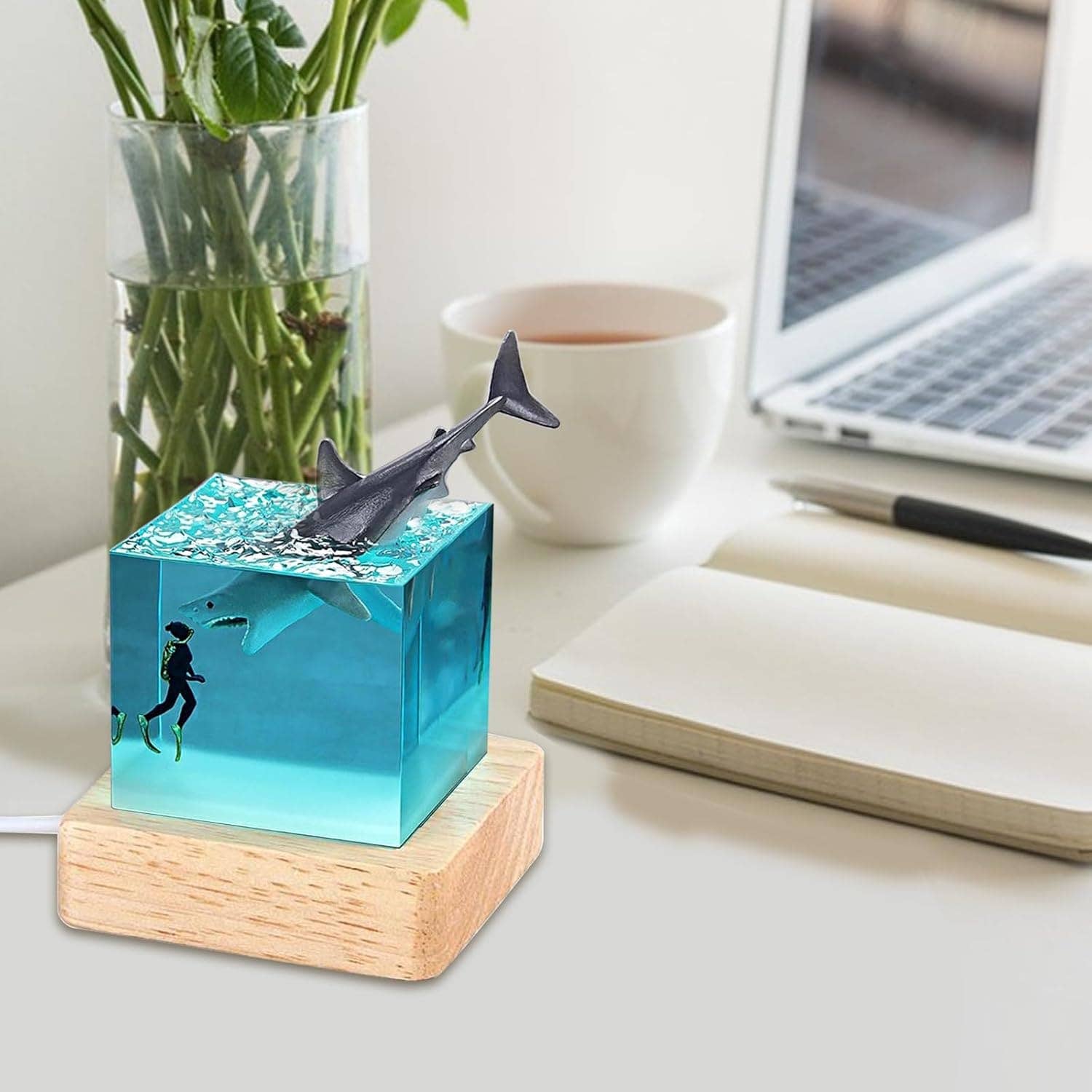 giftland - Wholesale Desk Light - Kids - Epoxy Resin Shark Night Lamp with Wooden Base3