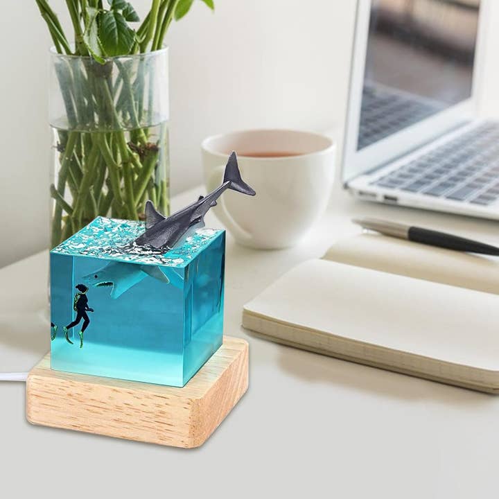 giftland - Wholesale Desk Light - Kids - Epoxy Resin Shark Night Lamp with Wooden Base3