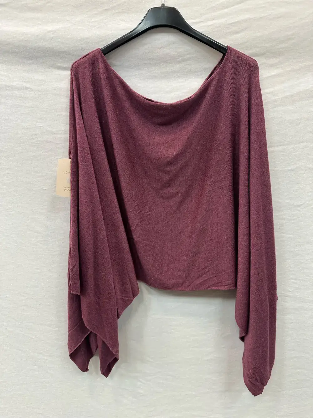 Mimi & Gogo - Wholesale Poncho - Women's - Fine Knit Poncho with Side Slit4