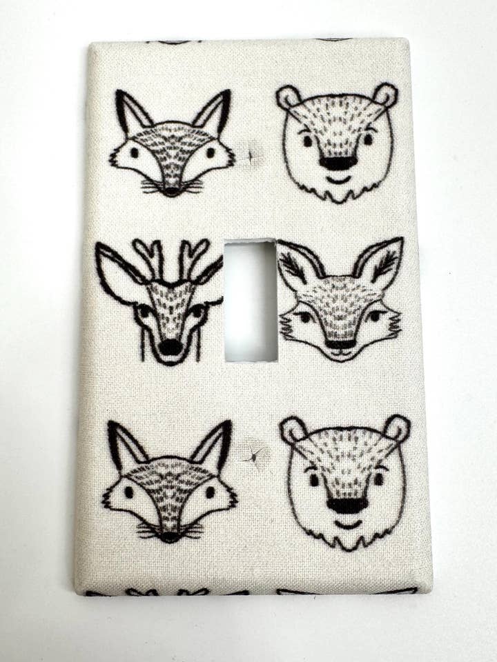 Skogsdjur Strömbrytarskydd för wholesale av Rusty Canvas