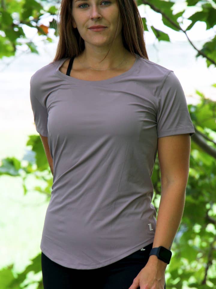 VeloraFlow T-shirt - Mocha Rosa för wholesale av That's Living
