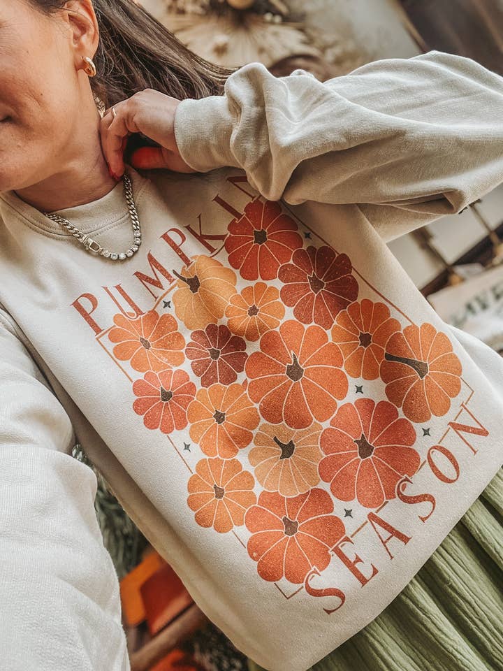 Amy Anne Apparel Inc - Wholesale Graphic Sweatshirt - Women's - Pumpkin Season Floral Crew Neck Sweatshirt | Trending2