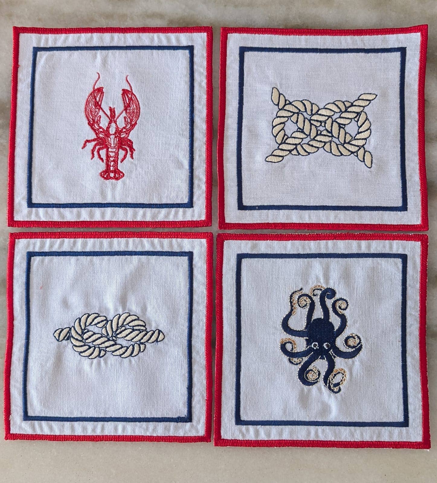 ARIANDI - Vente Serviettes de table en tissu - Ensemble de 4 serviettes à cocktail brodées avec des icônes nautiques3