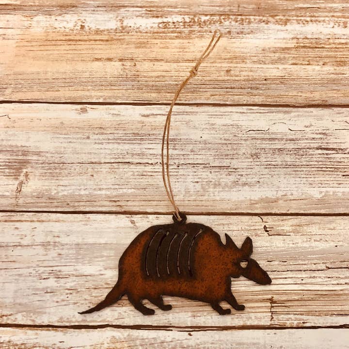 Universal Ironworks USA - Wholesale Ornament - Armadillo Ornament0