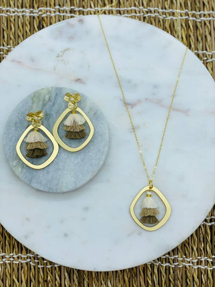 Camila - Collar de aro con borla para venta al por mayor de Neon Bohemians