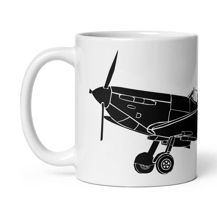 Tasse à café avec un avion de chasse britannique Spitfire de la Seconde Guerre mondiale pour la vente par Bellavance Ink