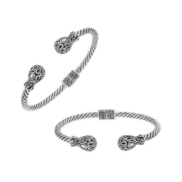 AB-1163-S Pulseira Torcida em Prata de Lei com Design Ornamental nas Extremidades por atacado de Bali Designs