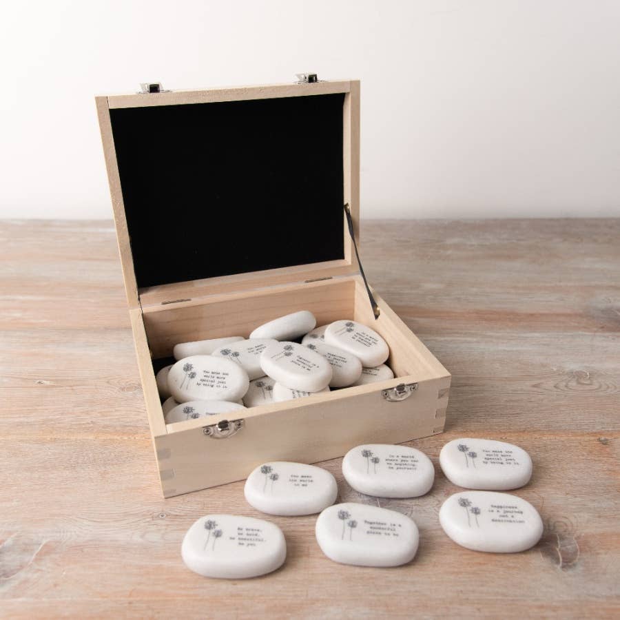 Gainsborough Giftware x Portland Living - Vendita all'ingrosso Moneta/gettone ricordo - Scatola di Ciottoli Sentimentali 24 pezzi0